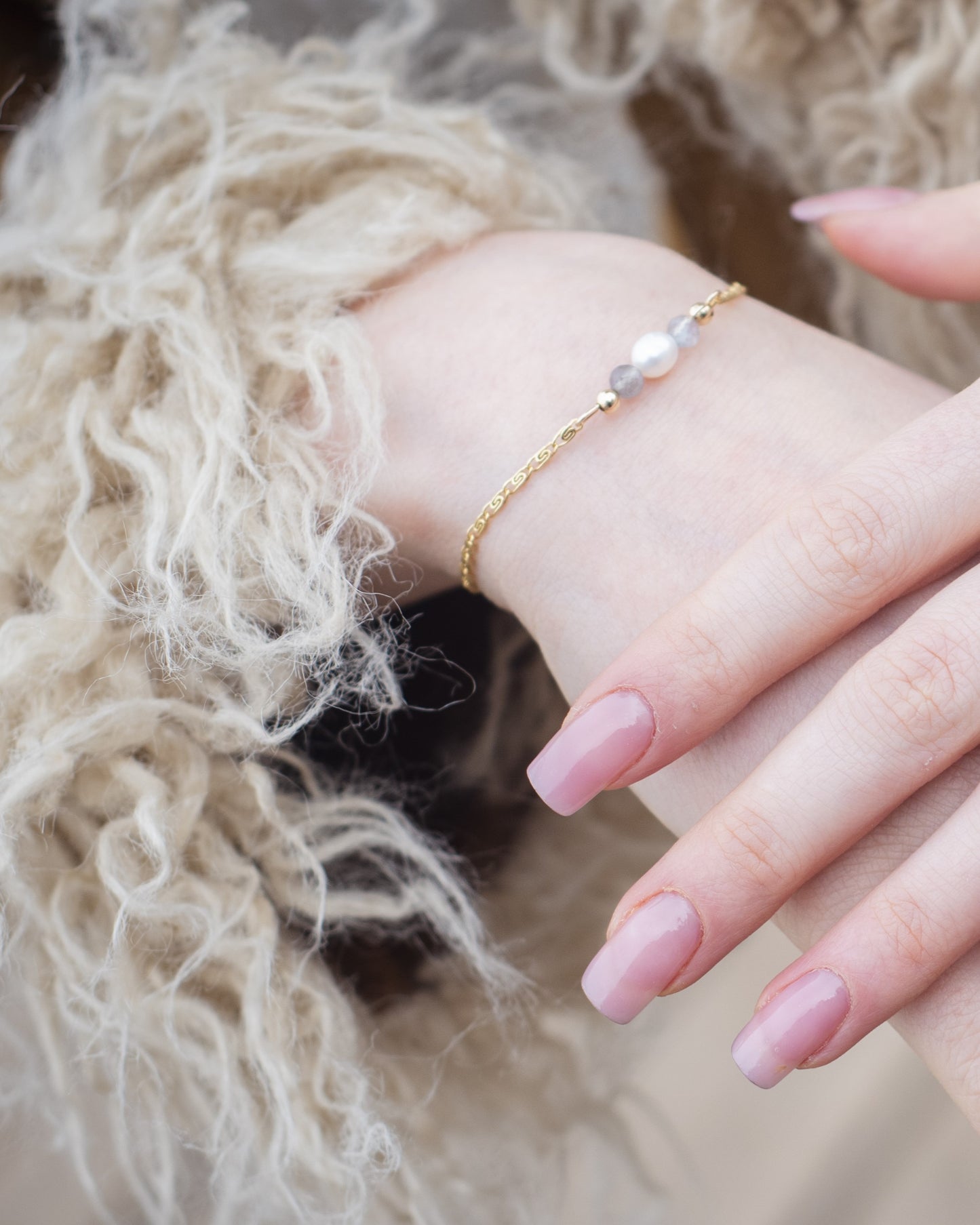 Bracelet Frigg- perle d'eau douce et labradorite