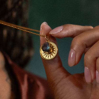 Amulette Aegis - Collier à personnaliser